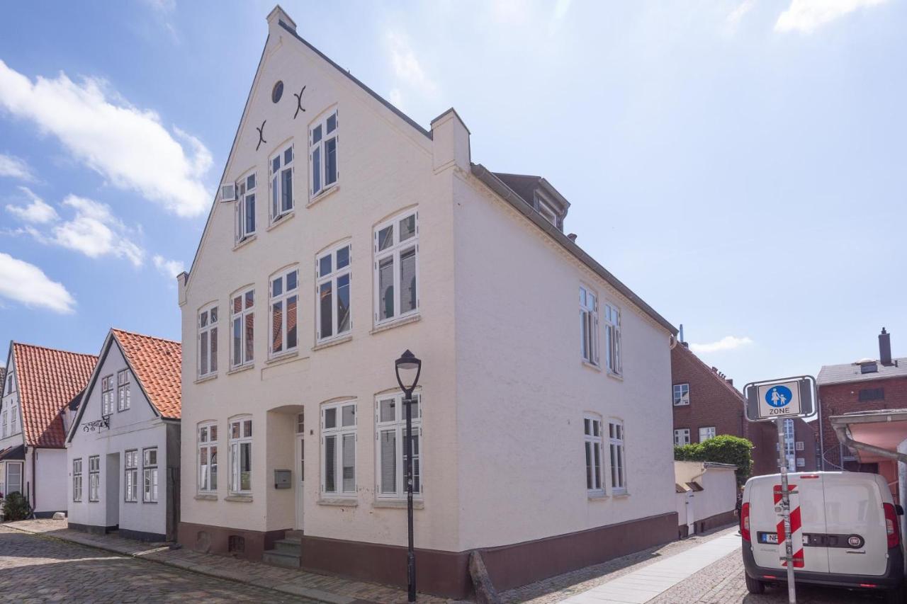 Apartmenthaus Theodor Storm Daemmerstunde Husum  Ngoại thất bức ảnh